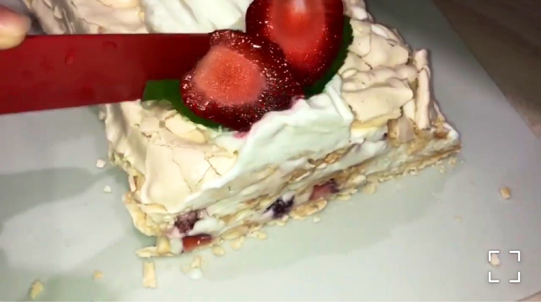 Меренговый рулет