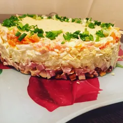 Салат с копченой курочкой