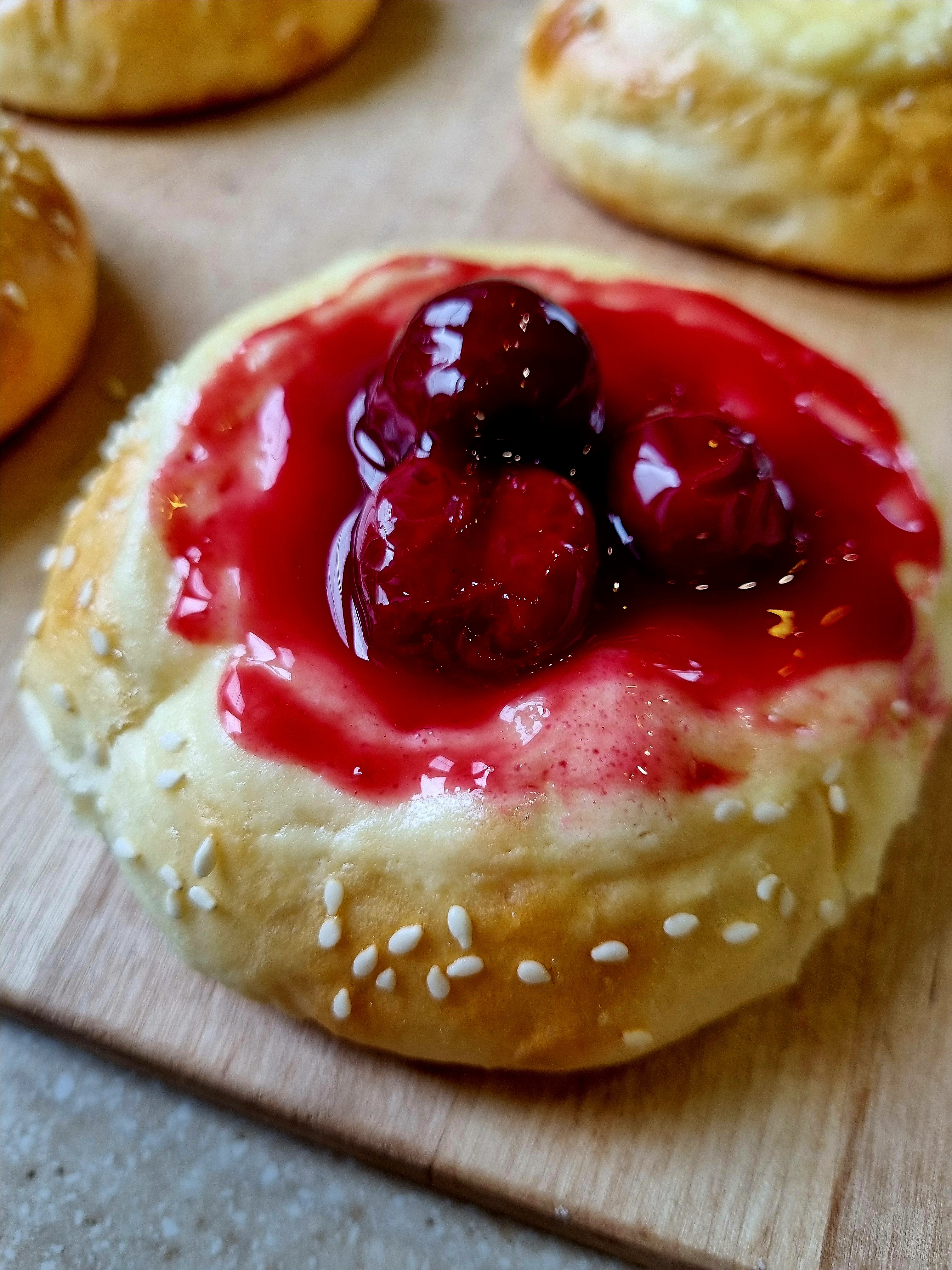 Булочки с  чизкейком и вишней 🍒