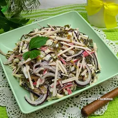 Крабовый салат с морской капустой