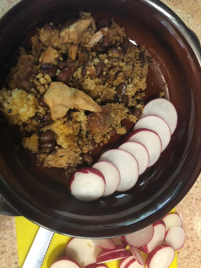 Курица с лимоном красной фасолью и кускусом