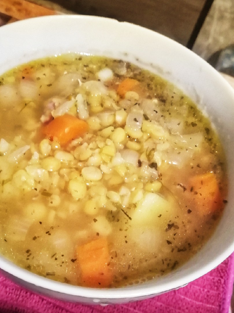 Гороховый суп с копченостями "Вкусный"