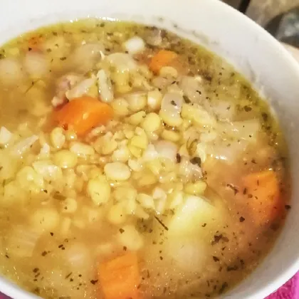 Гороховый суп с копченостями 'Вкусный'
