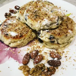 Сырники с орехами и изюмом 🥞