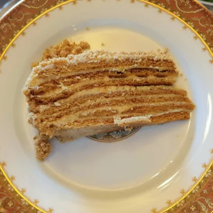 Медово-имбирный торт с заварным кремом
