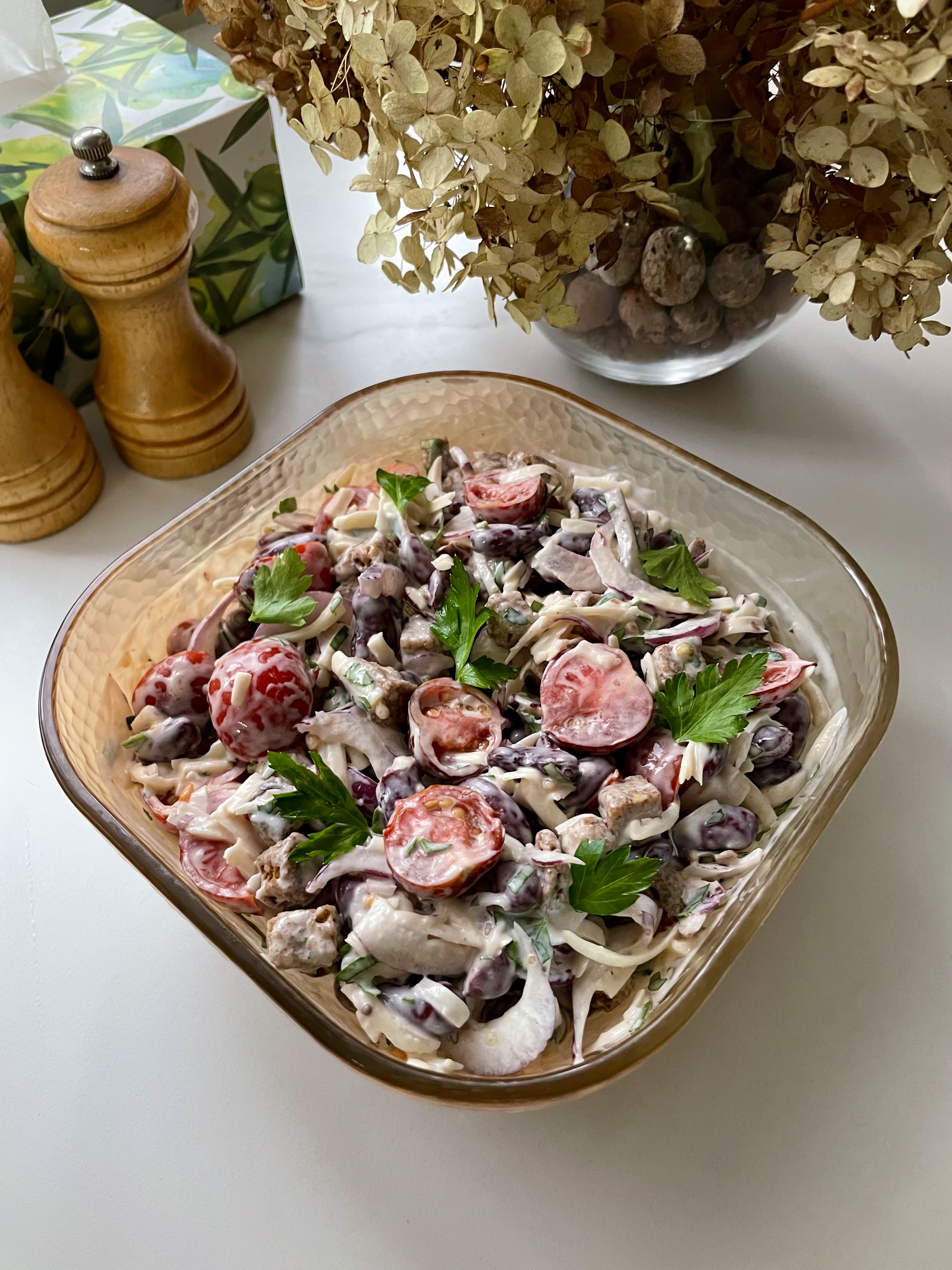 Салат с фасолью