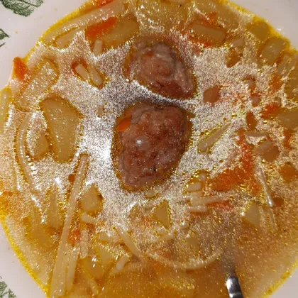Суп с жареными фрикадельками