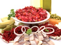 Оливье с копченым карасем