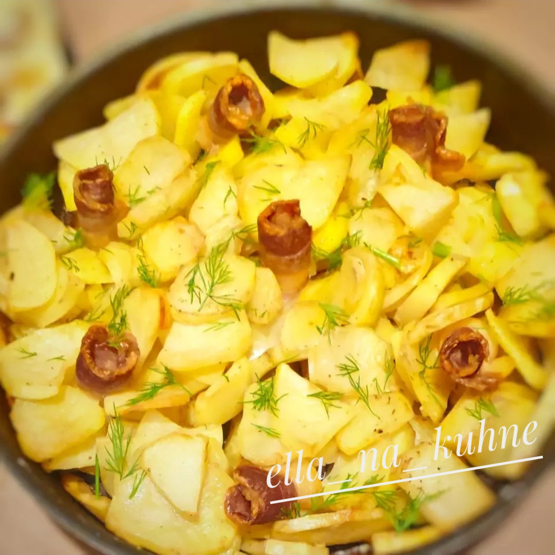 Картофель гармошкой с беконом и чесноком в духовке