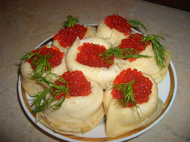 Блинчики с красной рыбой и икрой