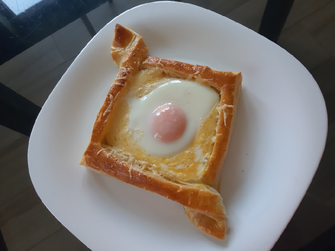 Яичница на слоеном тесте рецепт – Европейская кухня: Завтраки. «Еда»