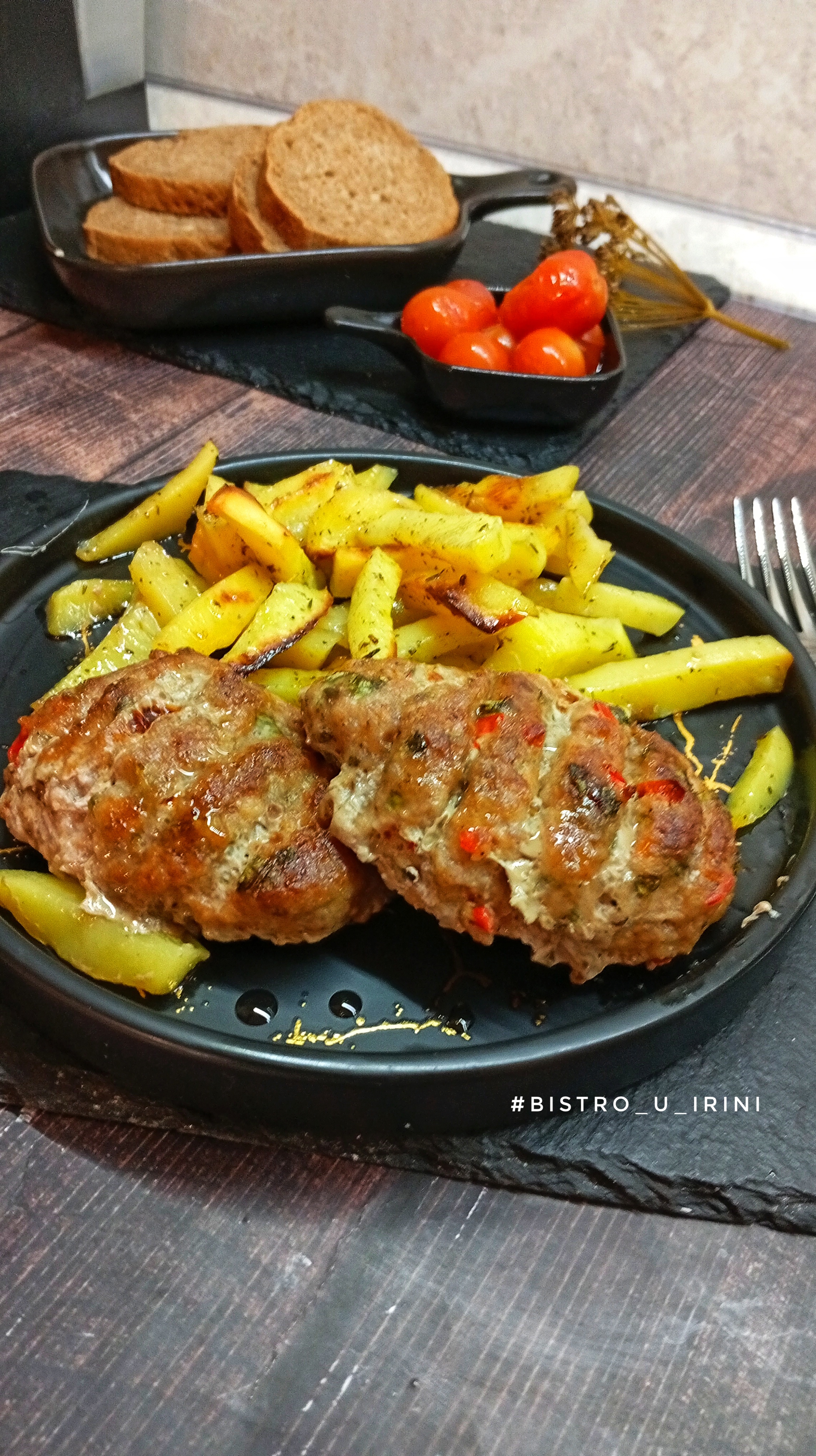 Котлетки по-турецки с картофелем