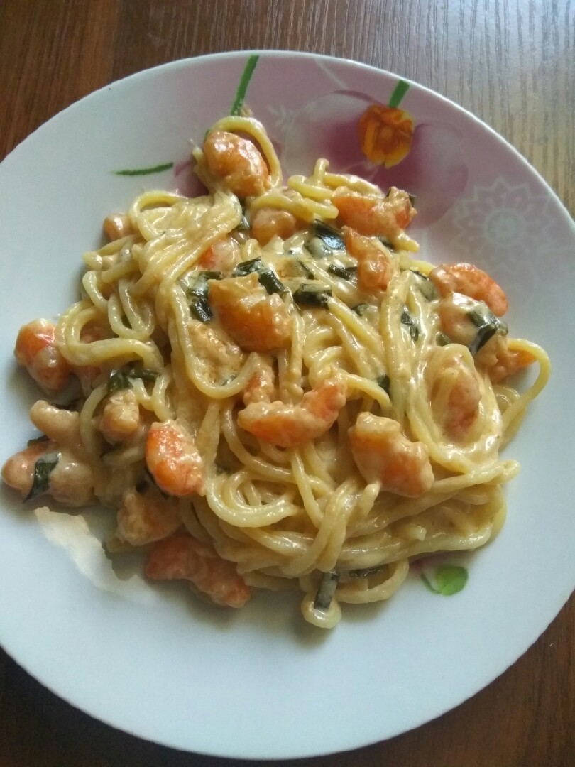 Спагетти с креветками в сырном соусе