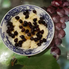 Пшенная каша на воде с мёдом и иргой