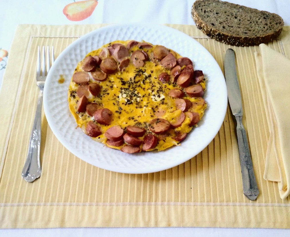 Яичница с сосиской