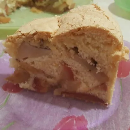 Пирог с яблоками, корицей и кокосом в мультиварке