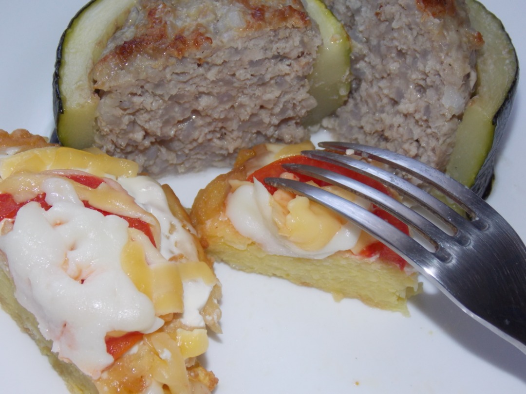 Запеченные кабачки с картофельно -сырной шапочкой