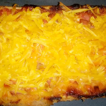Ленивая пицца из батона в духовке