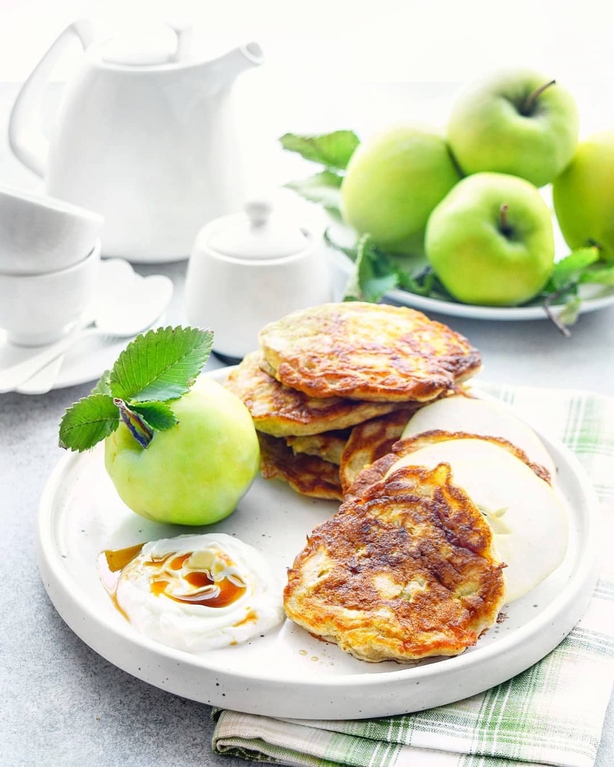 Яблочные оладушки