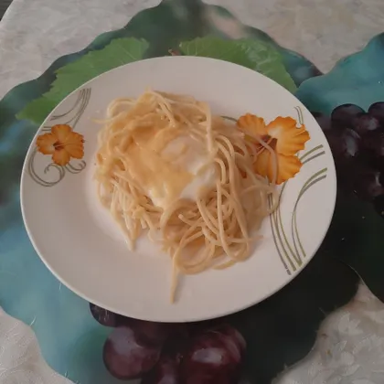 Яичница в гнезде из спагетти