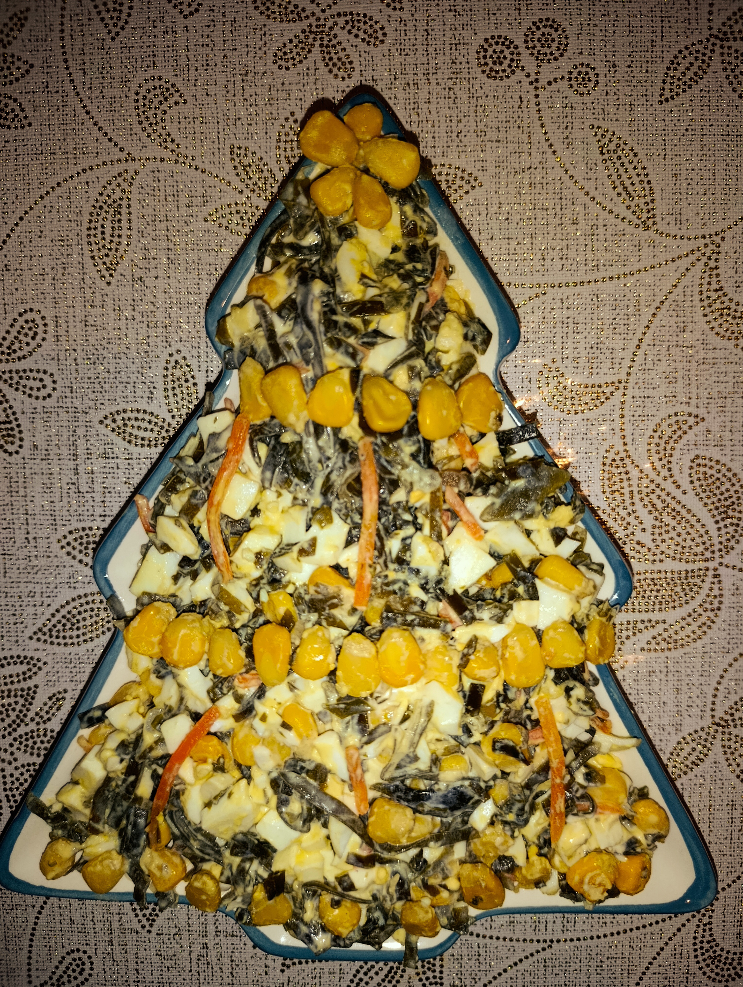 Салат с морской капустой и кукурузой