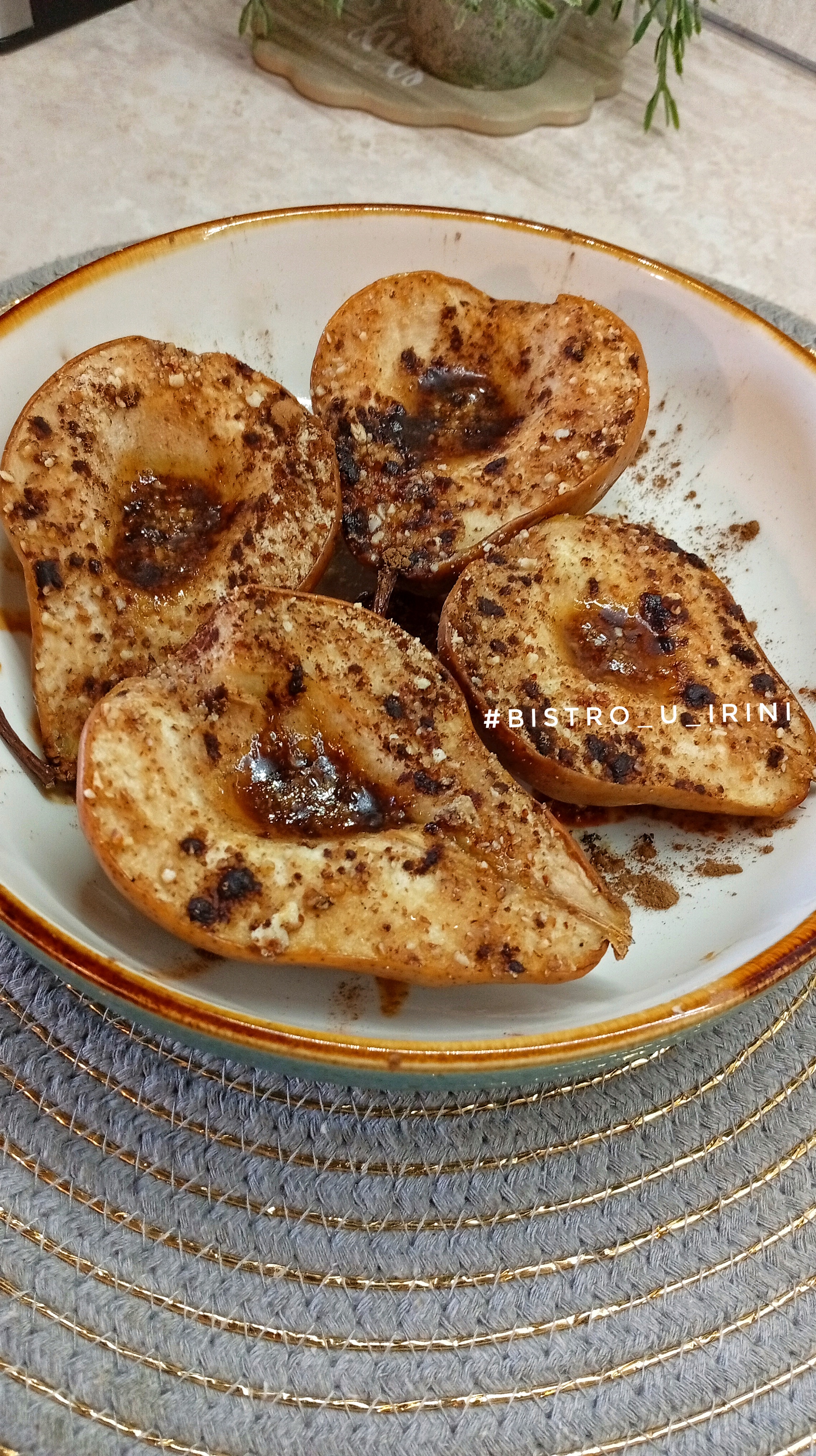Печёные груши с мёдом