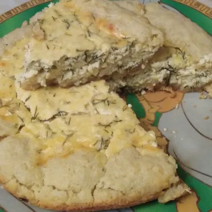 Открытый пирог с творогом и сыром
