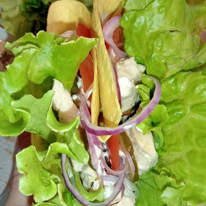 Клаб-сэндвич с куриным мясом и овощами