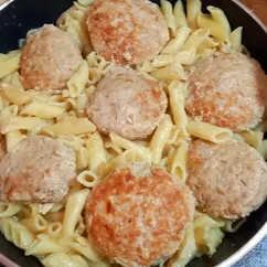Котлеты с макаронами