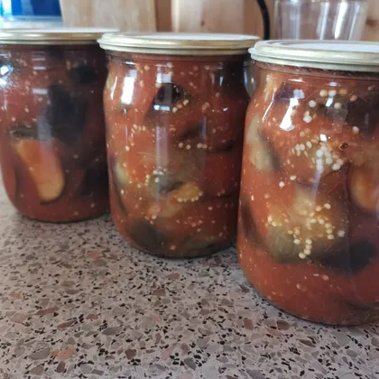 Баклажаны в томатном соке с чесноком