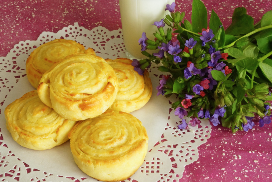 Розочки из теста на рикотте