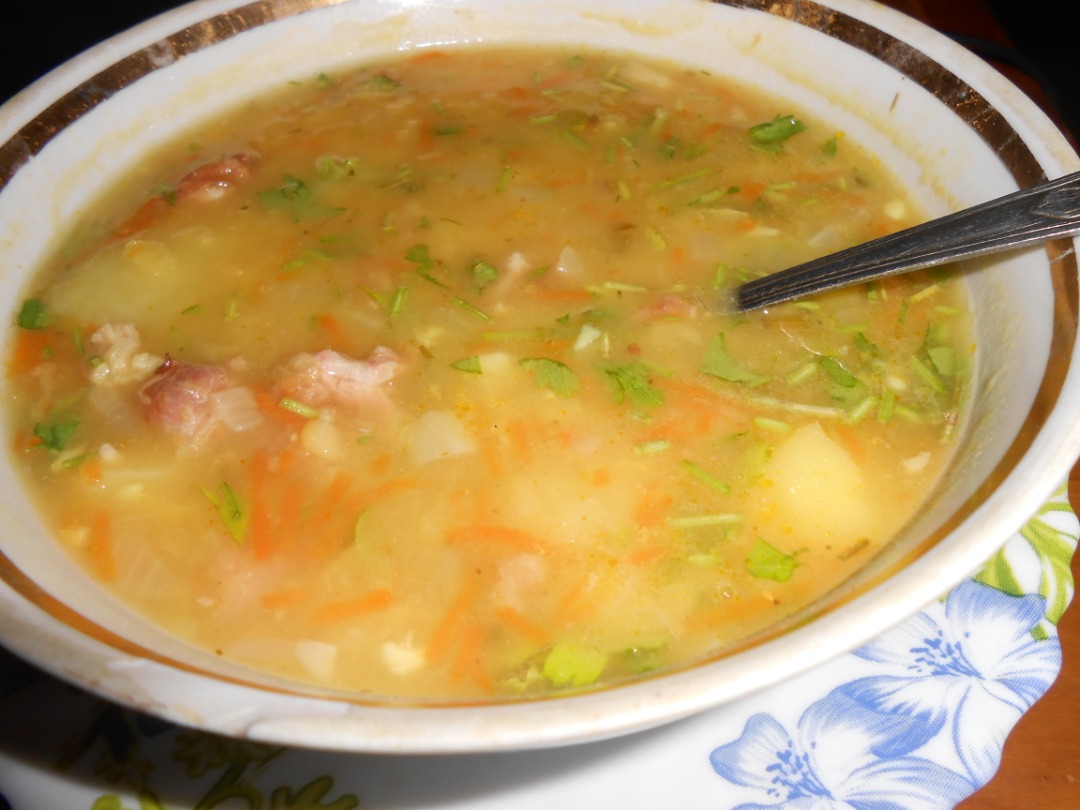 Гороховый суп с ребрышками в мультиварке