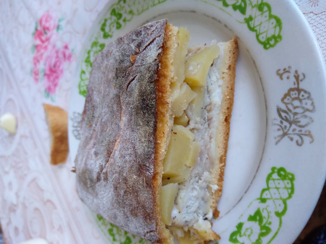 Пирог с рыбной консервой и картофелем - калорийность, состав, описание - l2luna.ru