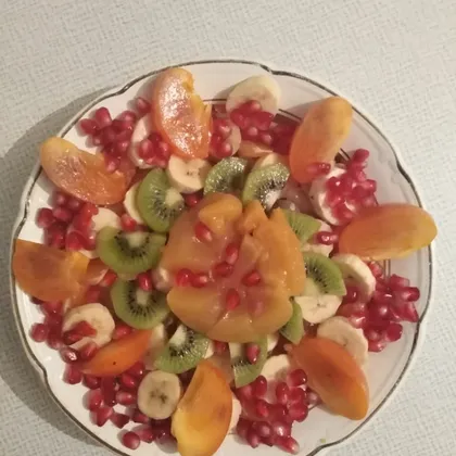 Салат фруктовая фантазия с хурмой