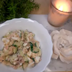 Салат из консервированной горбуши