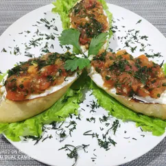 Горячие бутерброды с томатами 🍅 и чесноком