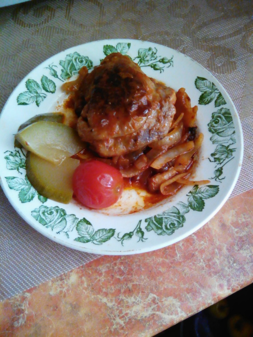 Куриные бедра в томатном маринаде