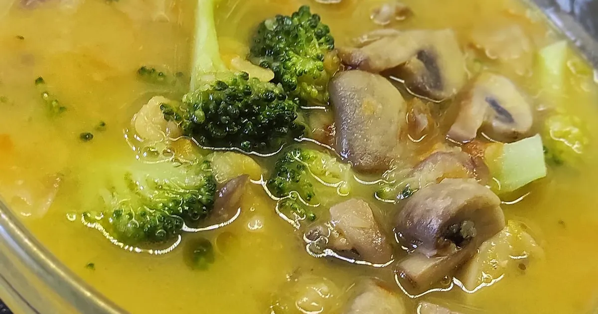 Суп-пюре с брокколи и сельдереем