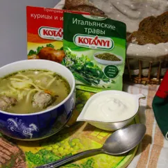 Суп с куриными фрикадельками и вермишелью 🍲🥣