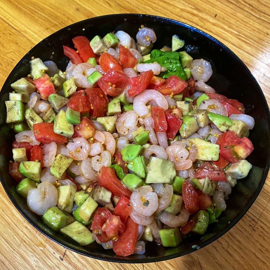 20 салатов с креветками и авокадо, которые стоит приготовить