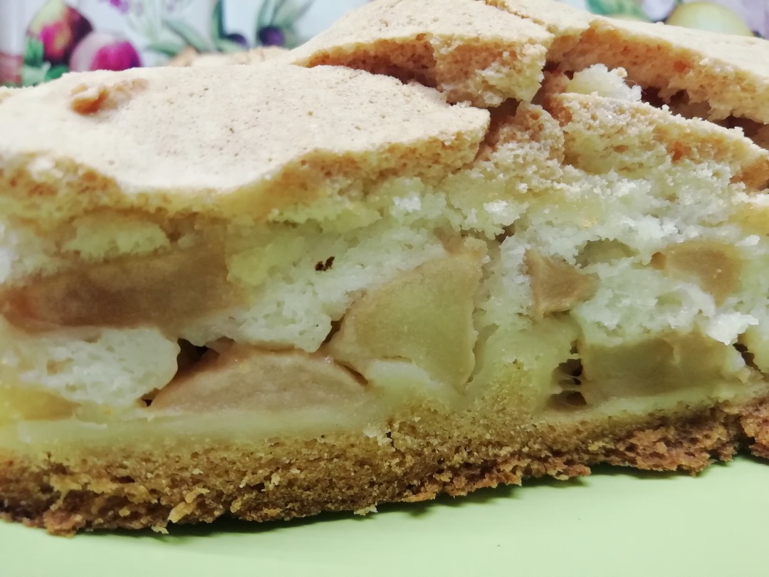 Бисквитный пирог с яблоками и вишней — рецепт с фото пошагово