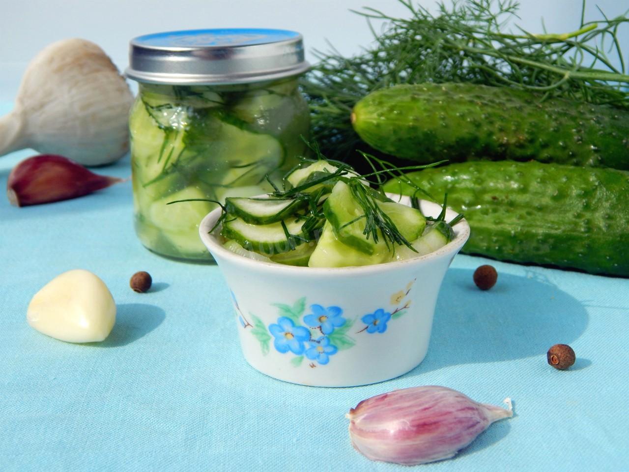 Салат с маринованными огурцами, болгарским перцем и сыром – пошаговый рецепт приготовления с фото