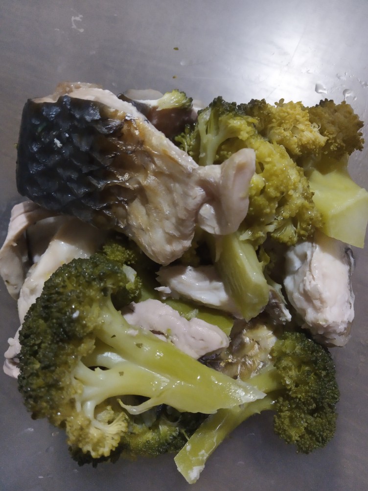 Кефаль с брокколи