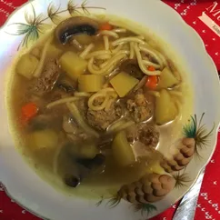 Суп с фрикадельками и грибами 