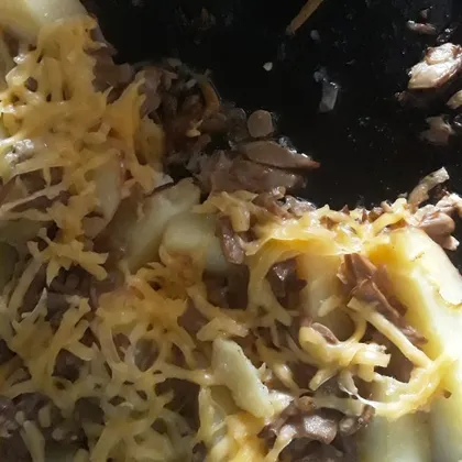 Чесночная картошечка с грибочками и сыром