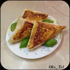 Пирожки из лаваша с курицей, грибами и сыром
