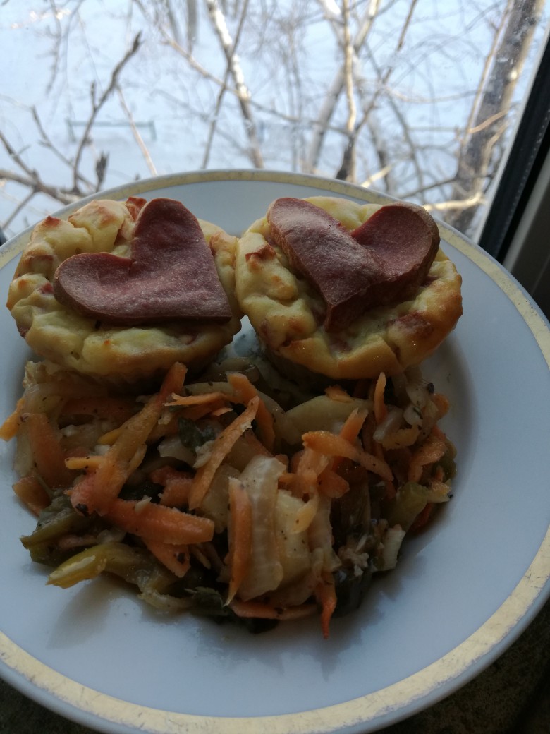 Картофельное суфле с колбасой