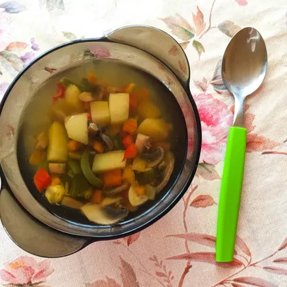 Суп с грибами и овощной смесью