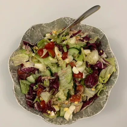 Салат с тунцом