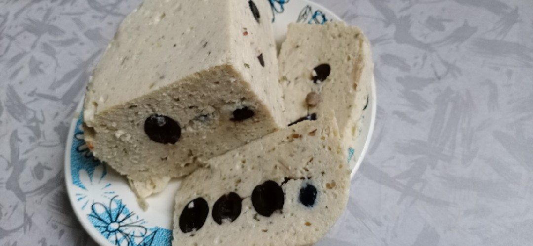 Куриное суфле с маслинами и вялеными помидорками